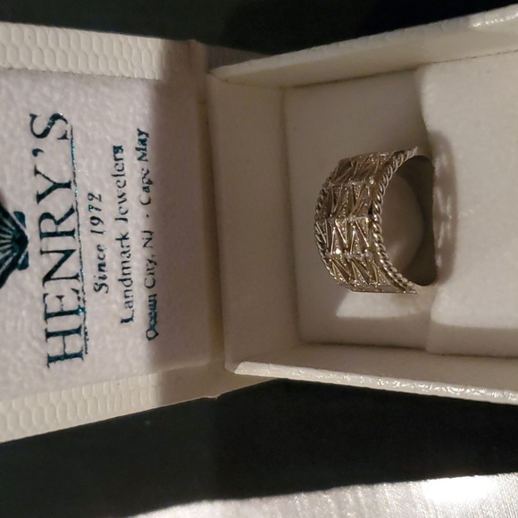 Ring - Picture 5 of 5